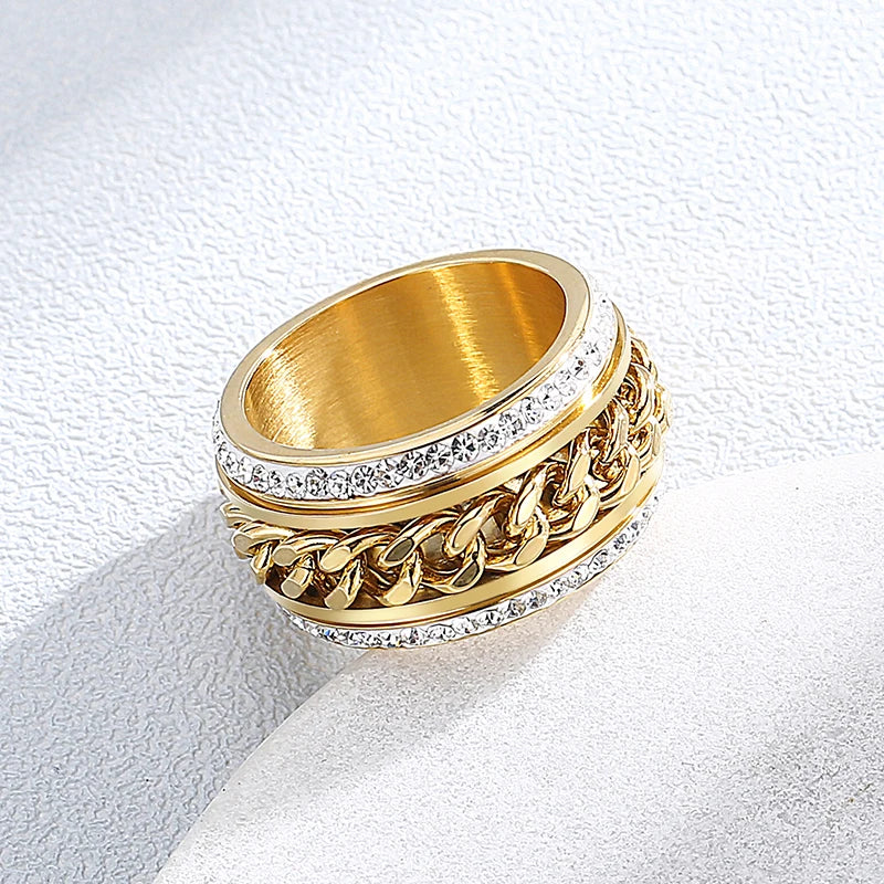 Gold Twist Pattern Zircon Ring – Vintage Stainless Steel Wedding Band for Women | Classic Peru-Inspired Design