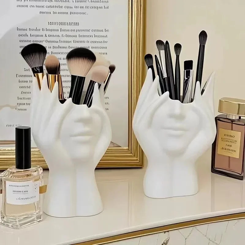 Creative Human Body Art Pen & Makeup Brush Holder – Modern Decorative Desk Organizer (1/2 PCS)