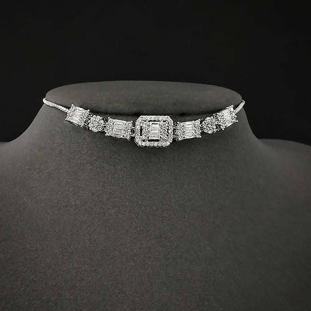 Laura Classic Silver Bracelet with Timeless Elegance