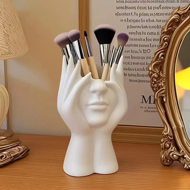 Creative Human Body Art Pen & Makeup Brush Holder – Modern Decorative Desk Organizer (1/2 PCS)