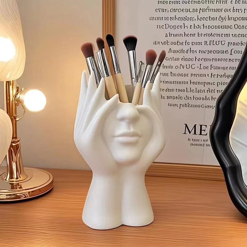Creative Human Body Art Pen & Makeup Brush Holder – Modern Decorative Desk Organizer (1/2 PCS)