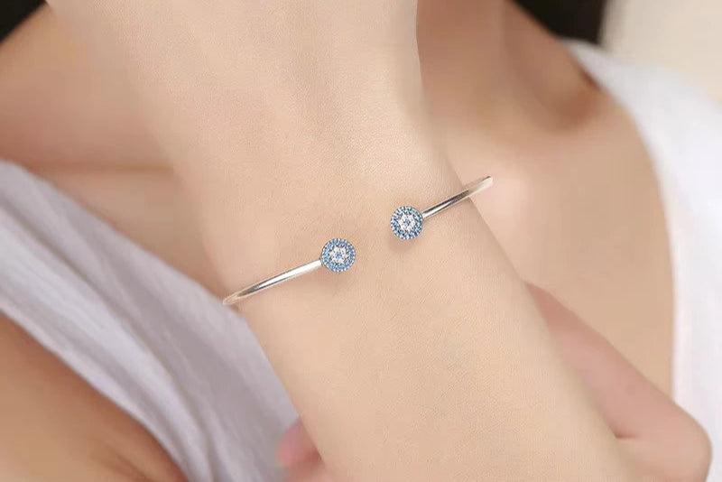 Lucky Eye Bracelet – An Elegant & Timeless 925 Sterling Silver Bangle