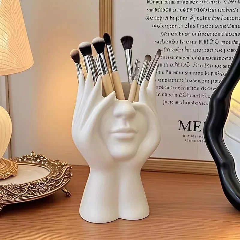 Creative Human Body Art Pen & Makeup Brush Holder – Modern Decorative Desk Organizer (1/2 PCS)